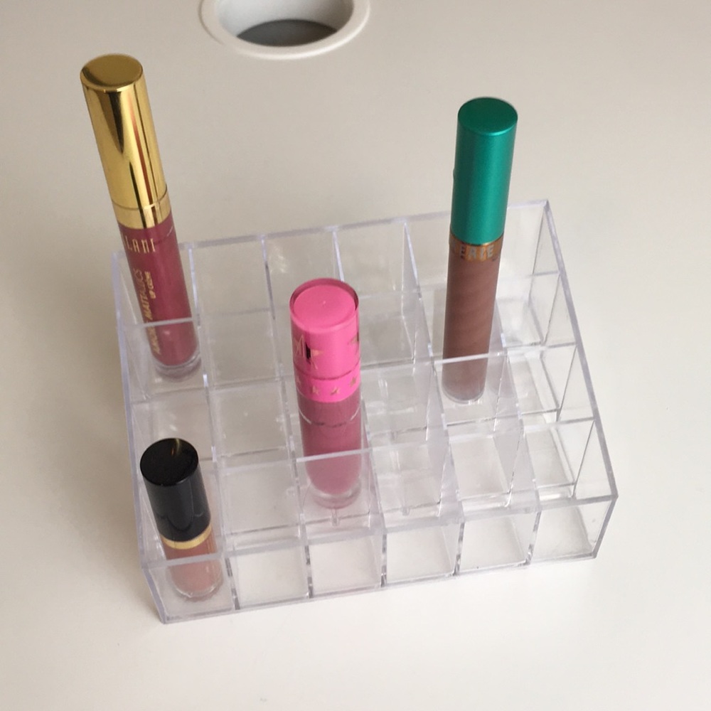 Acrylic lipstick holder *lipstick not included*
